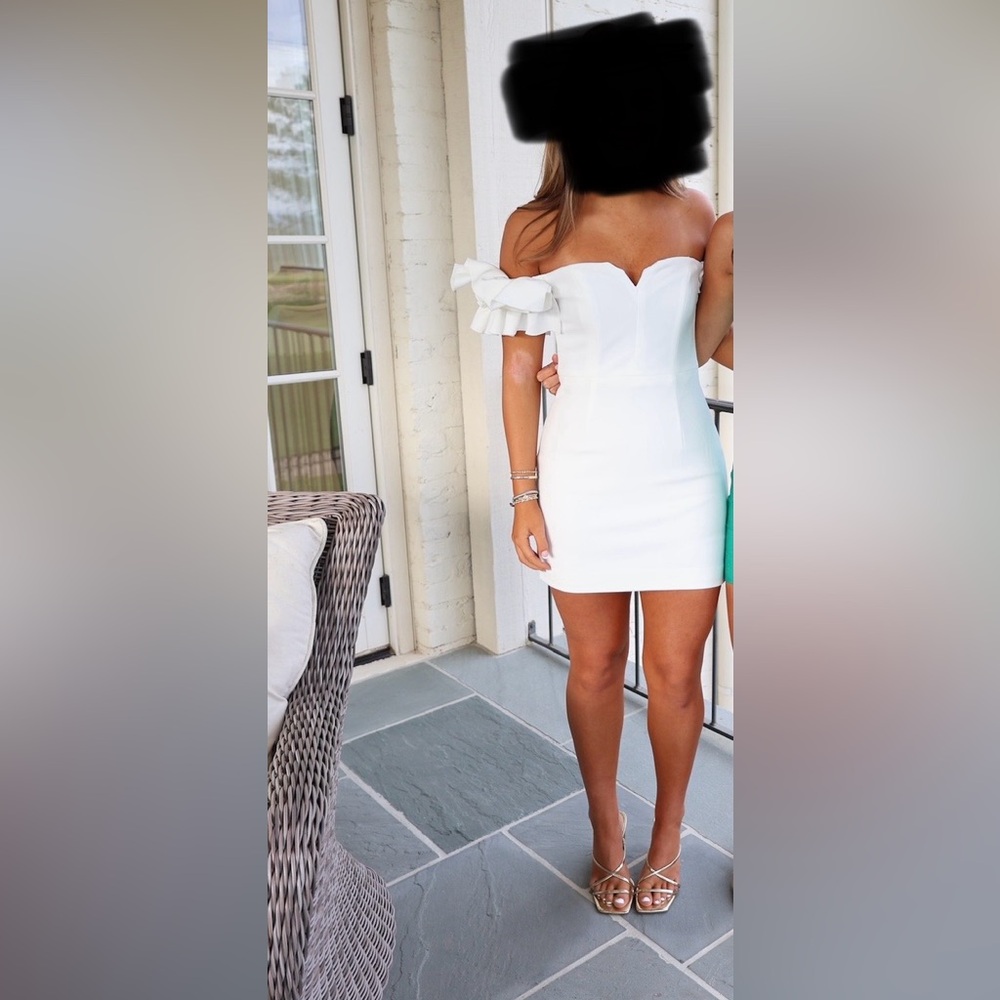 Elliatt Nola Off the Shoulder mini dress in white-worn once